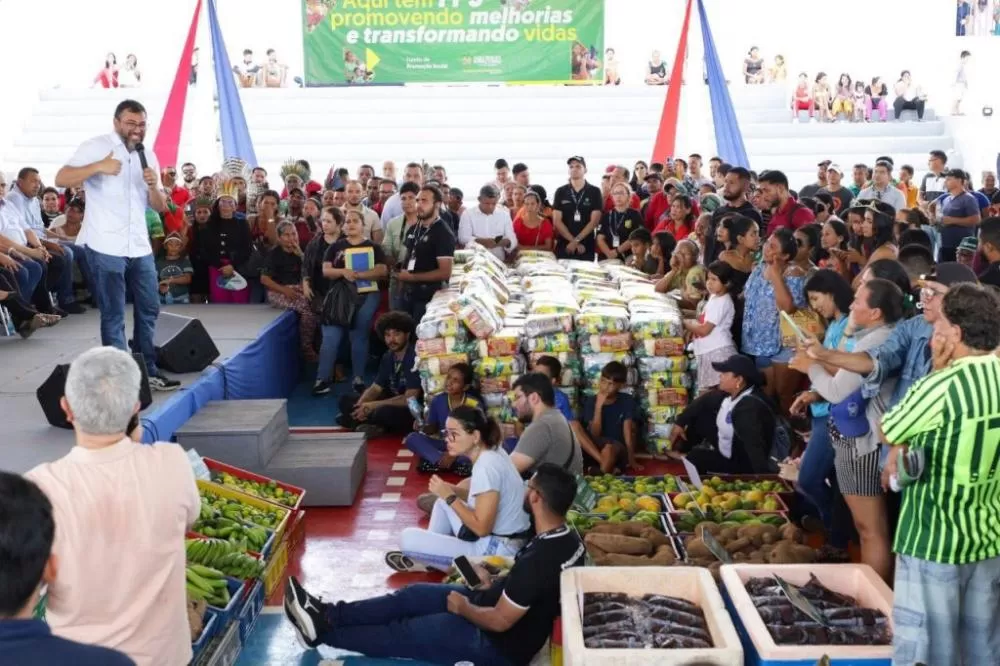 Em Coari, Wilson Lima entrega oito escolas reformadas, anuncia recuperação de ruas e fomento para agricultura;