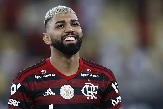 Rival do Flamengo oferece salário de R$ 3 milhões por mês para fechar com Gabigol