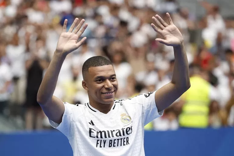 Real Madrid faz planos após anunciar Mbappé e decide emprestar jogador brasileiro