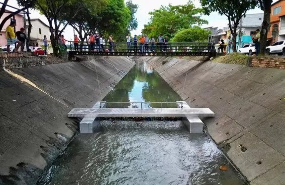 Revoltante: ecobarreiras da Prefeitura de Manaus é furtada por criminosos no bairro Petrópolis.