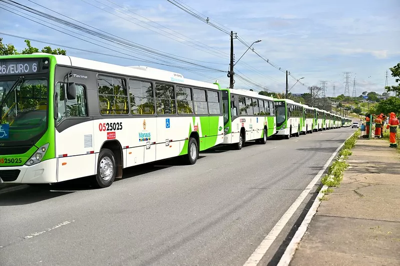 Greve dos rodoviários continua em Manaus e sindicato promete paralisação maior nesta quarta-feira 