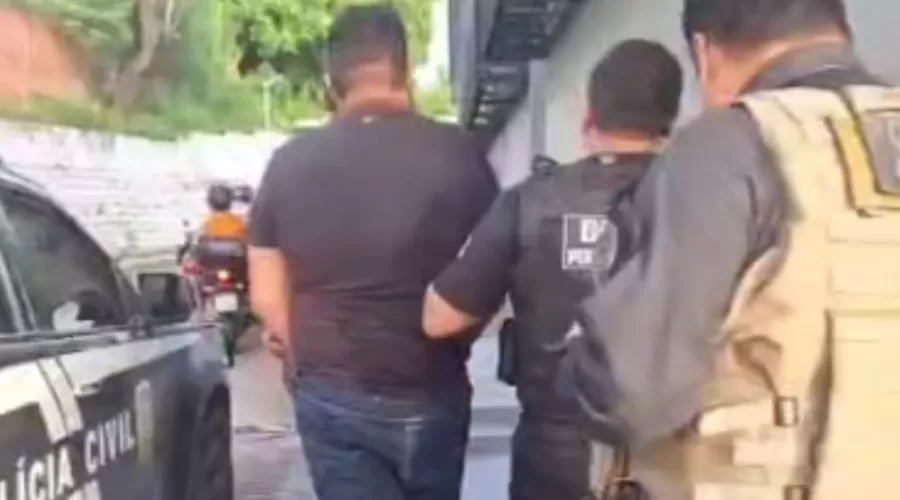  homem é preso pela morte de amigo após briga por cigarro em Manaus.