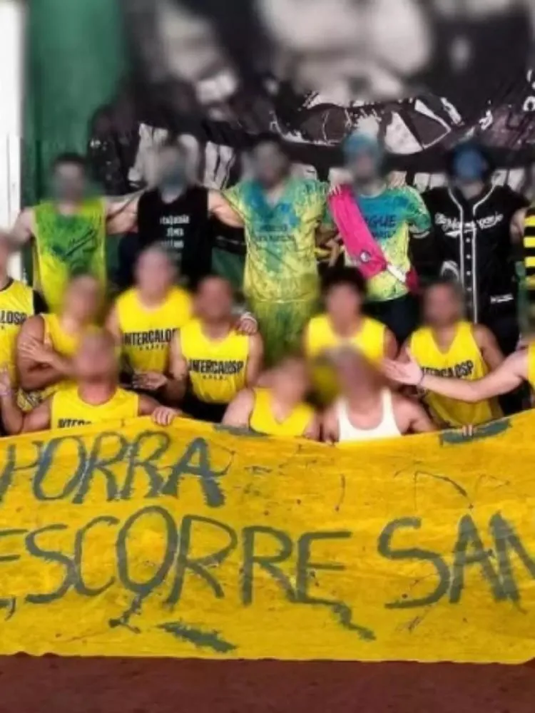 Faculdade paulista expulsa 12 alunos por faixa em alusão a estupro