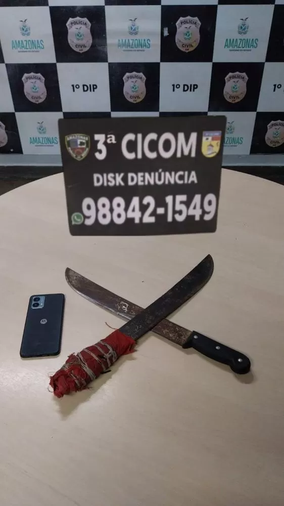 Polícia Militar do Amazonas prende homem e apreende adolescente envolvidos em tentativa de roubo a ônibus