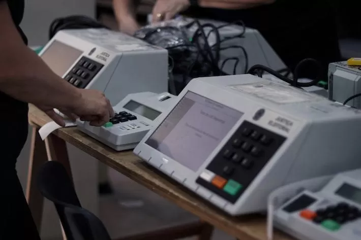 Fim da reeleição é aprovado na CCJ do Senado; entenda a proposta e os próximos passos