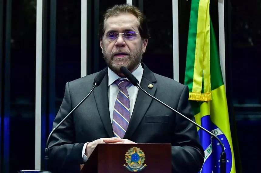 Senador Plínio Valério critica entraves à BR-319 e cobra respeito ao Amazonas