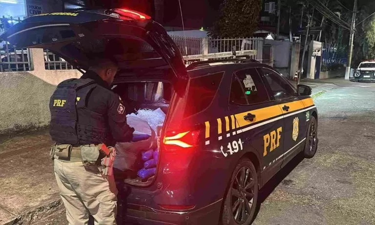 Fuga de cinema: motorista perseguido por 20km é preso com 100kg de droga