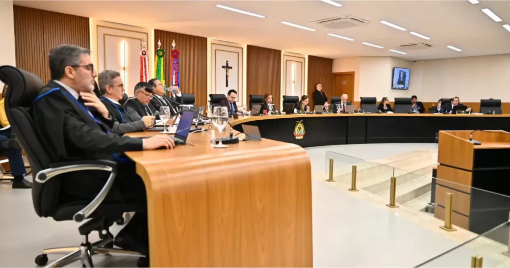 Representação interposta pelo MP de Contas apontando omissão ao patrimônio público na capital amazonense é julgada procedente