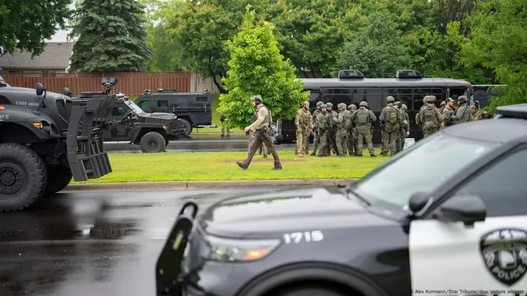 Deputada democrata e marido são mortos por atirador nos EUA