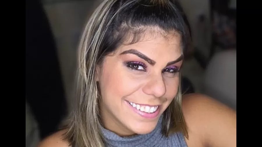 Cantora é morta a tiros enquanto andava de moto com namorado em Salvador