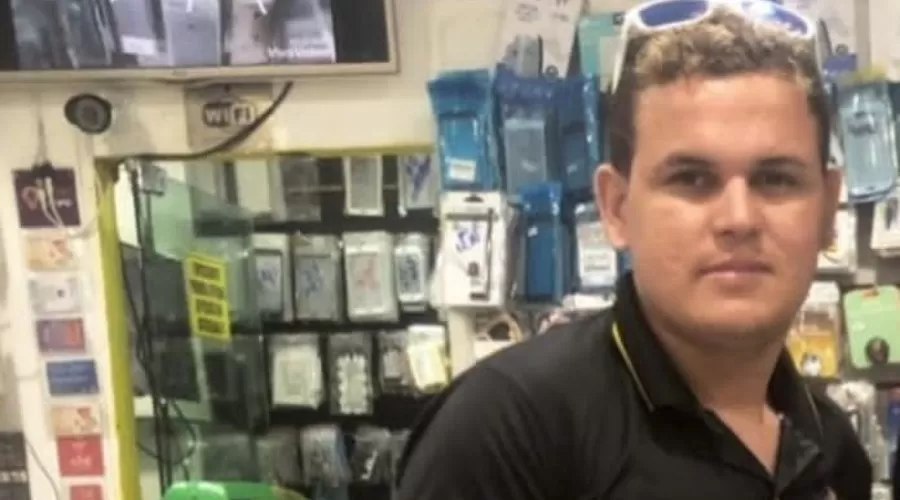 Dono de loja de celulares é morto a tiros dentro de galeria em Manaus