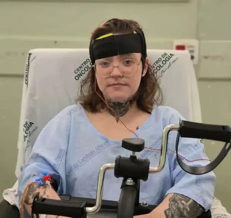 Jovem com a 'pior dor do mundo' passará por coma induzido: “Qualquer chance de paz parece um alívio”