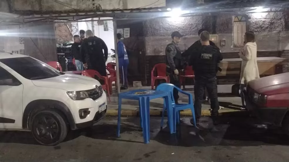 Sargento da PM é executado a tiros dentro de bar em Maricá