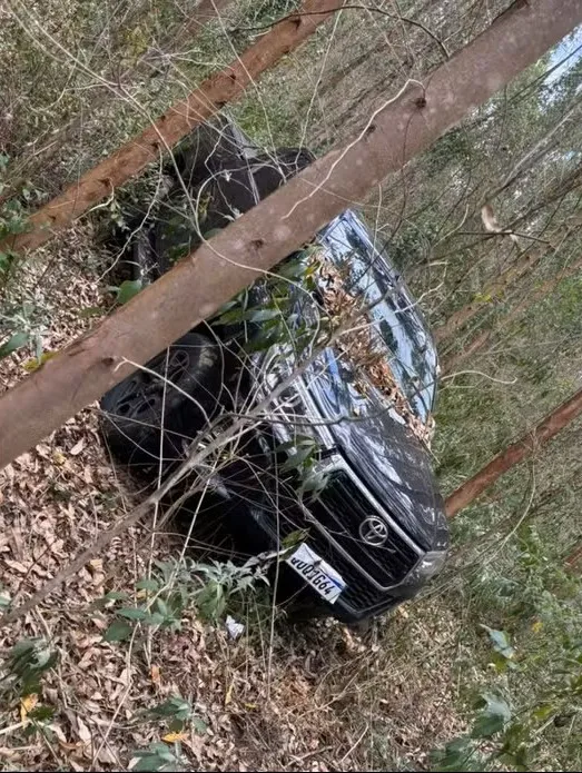  Caminhonete de casal encontrado morto é localizada em mata na BR-101, em Teixeira de Freitas